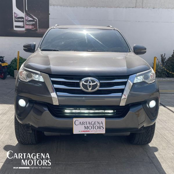 TOYOTA FORTUNER STREET DIÉSEL 2019