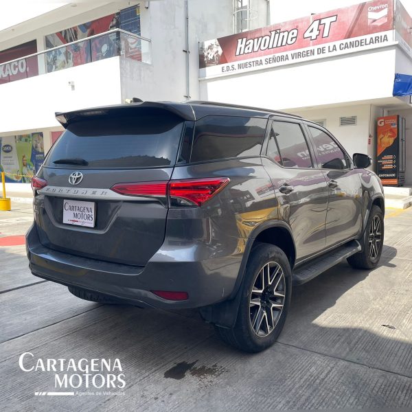 TOYOTA FORTUNER STREET DIÉSEL 2019