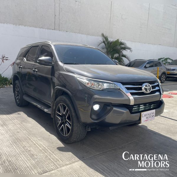 TOYOTA FORTUNER STREET DIÉSEL 2019