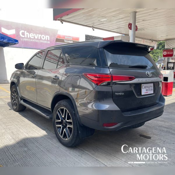 TOYOTA FORTUNER STREET DIÉSEL 2019