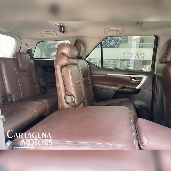 TOYOTA FORTUNER STREET DIÉSEL 2019