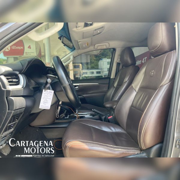 TOYOTA FORTUNER STREET DIÉSEL 2019