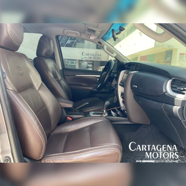 TOYOTA FORTUNER STREET DIÉSEL 2019
