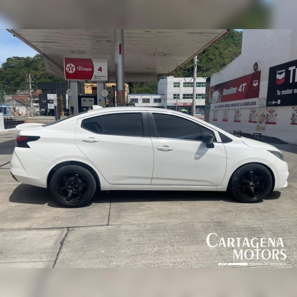 NISSAN VERSA EXCLUSIVE 2022