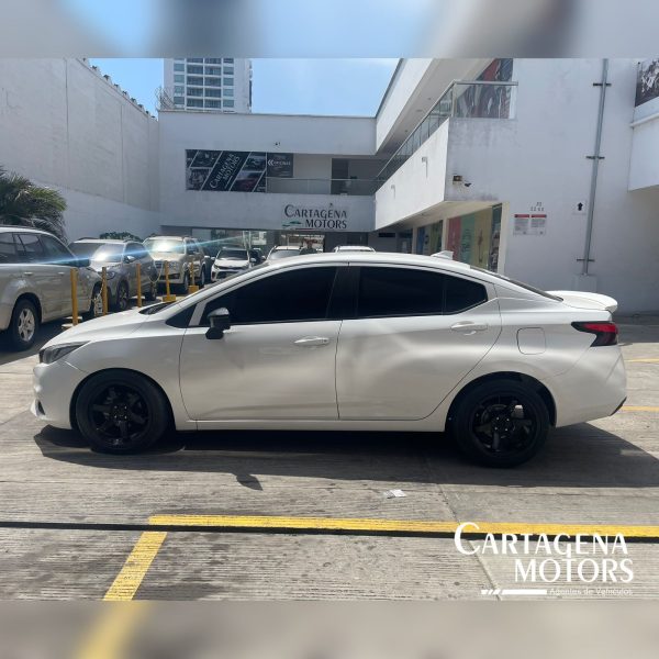 NISSAN VERSA EXCLUSIVE 2022