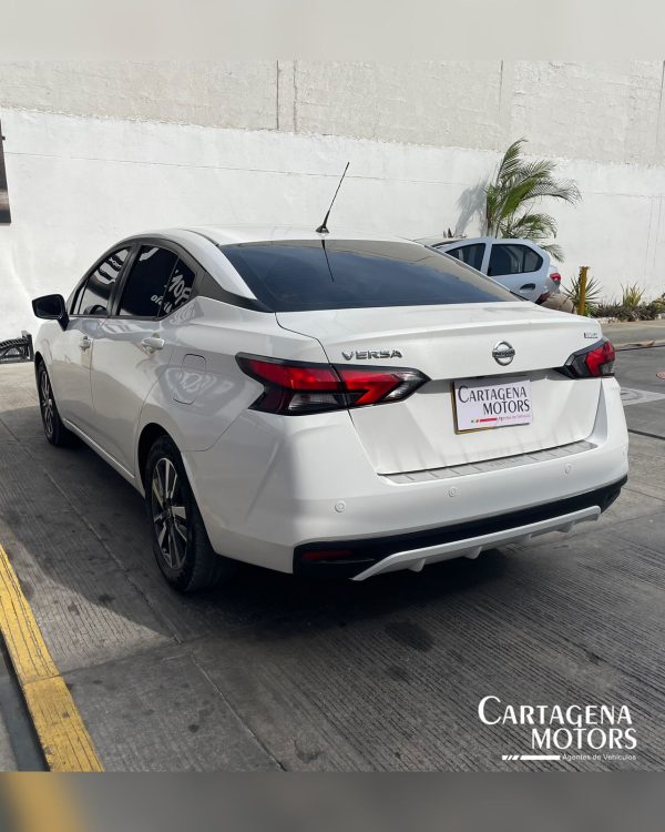 NISSAN VERSA ADVANCE 2023