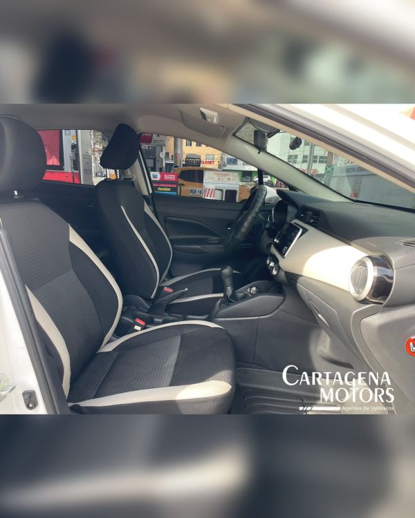 NISSAN VERSA ADVANCE 2023