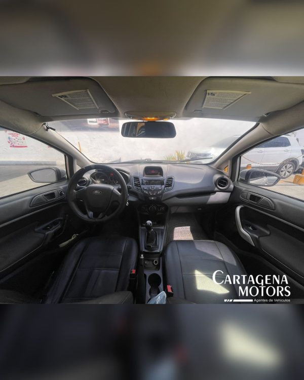 FORD FIESTA SE 2011