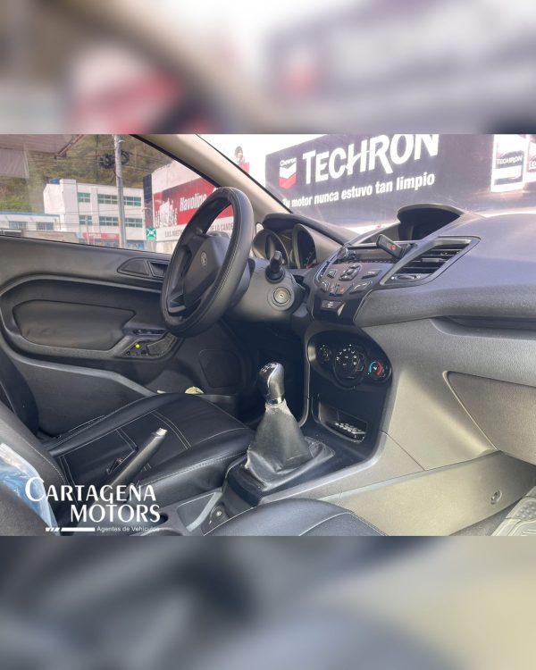 FORD FIESTA SE 2011