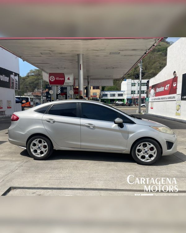 FORD FIESTA SE 2011