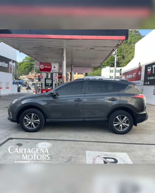 TOYOTA RAV 4 STREET 2018