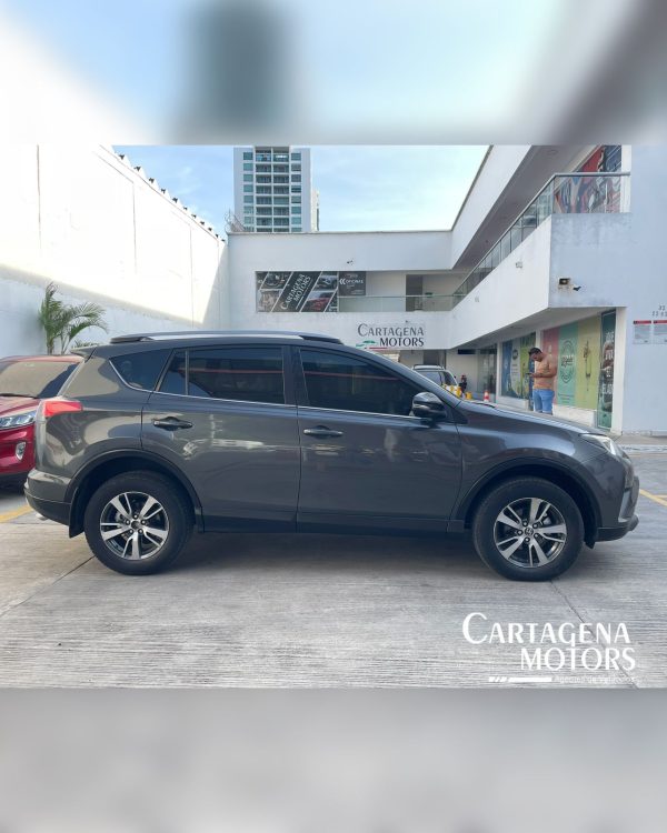 TOYOTA RAV 4 STREET 2018